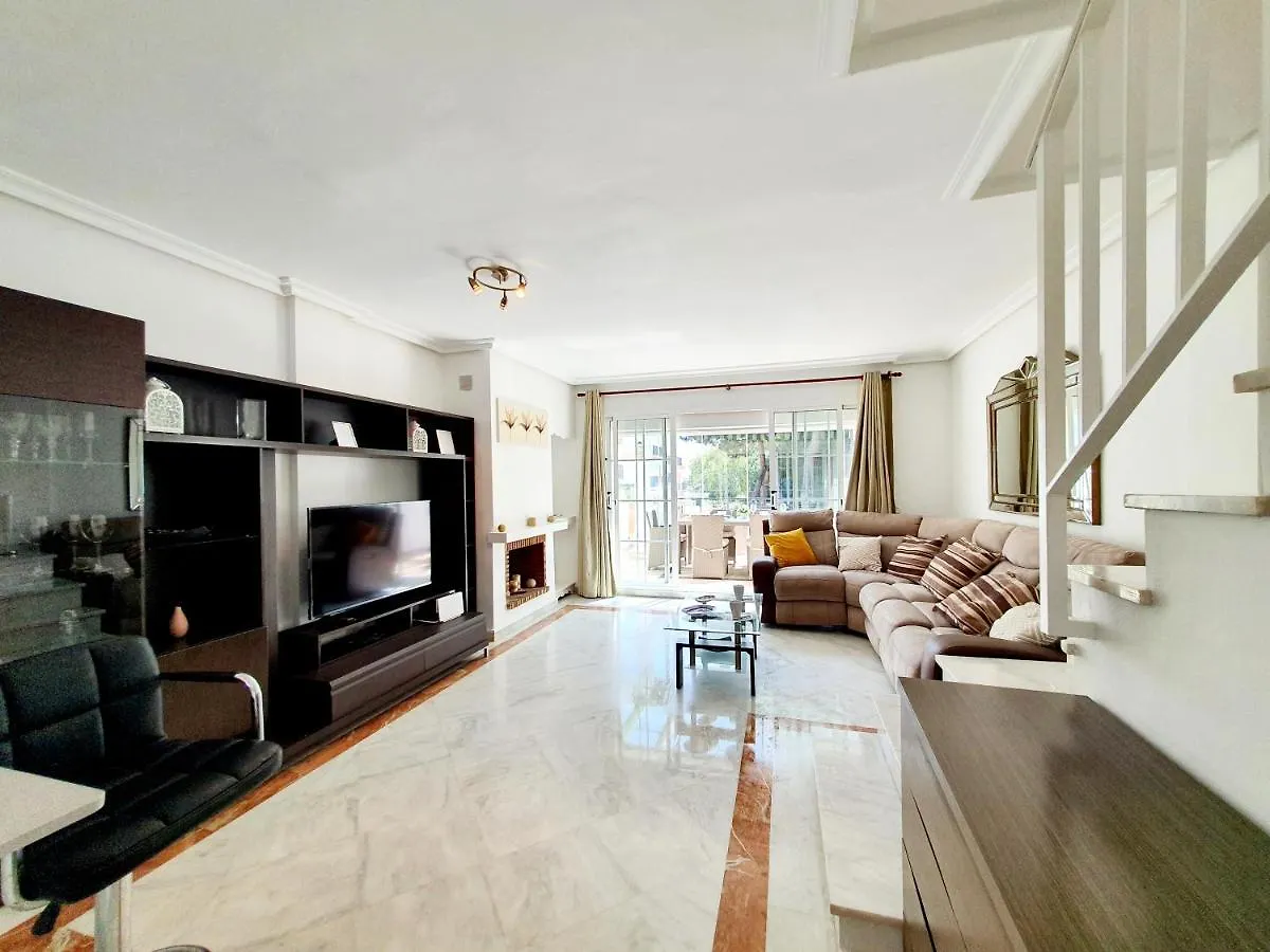 Апартаменты Lomas De Cabopino House Марбелья