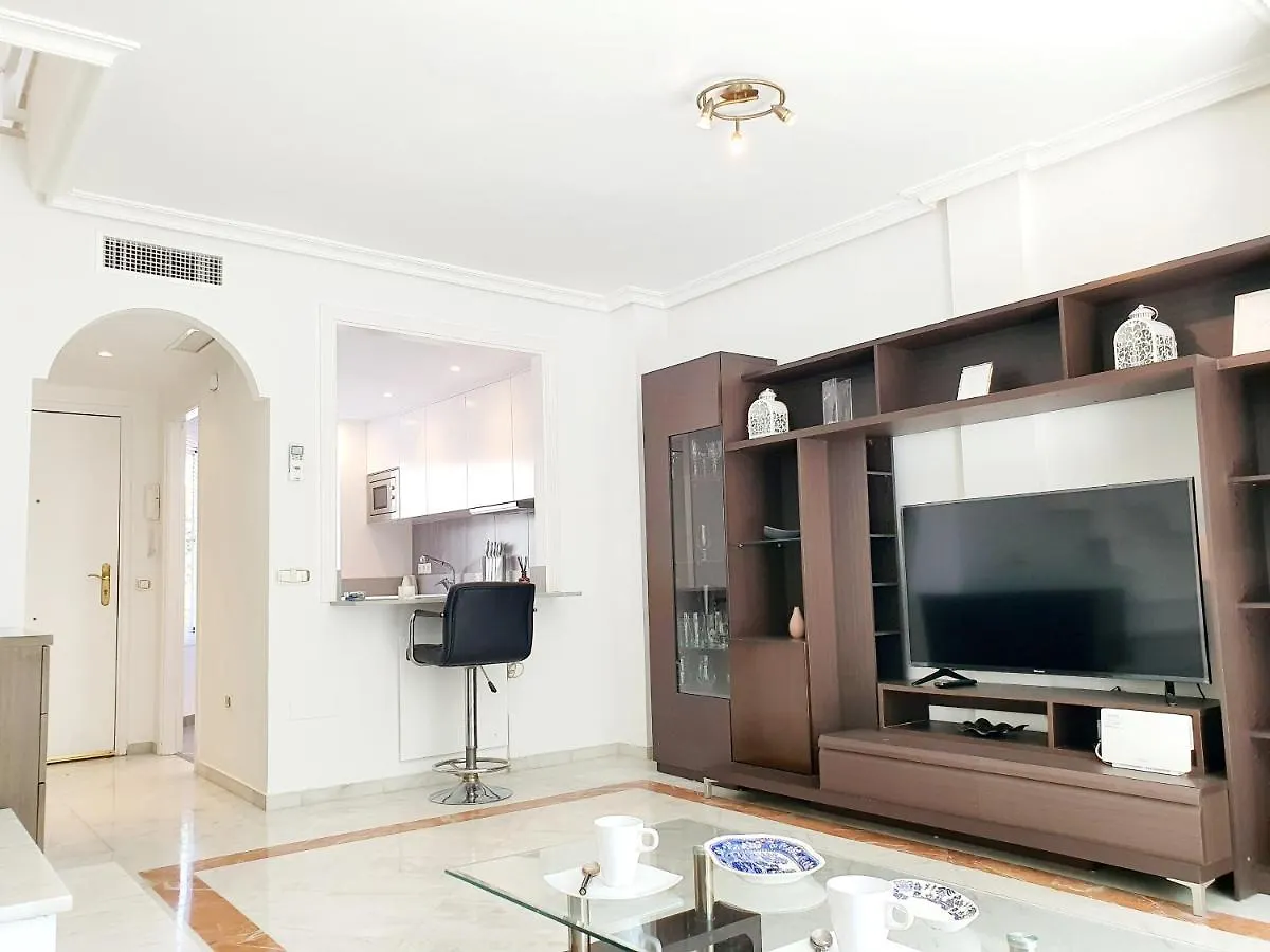 Апартаменты Lomas De Cabopino House Марбелья